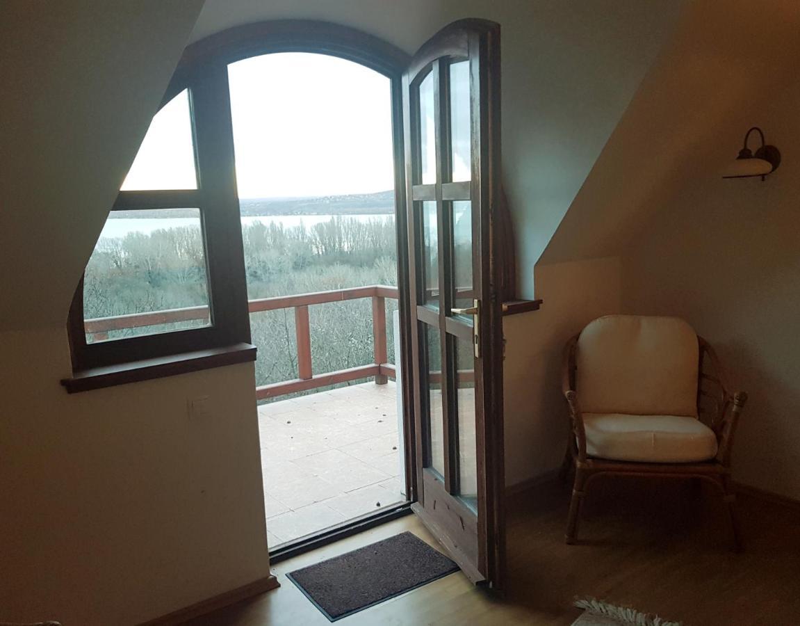 Villa Korozsa Vendeghaz ティハニ エクステリア 写真