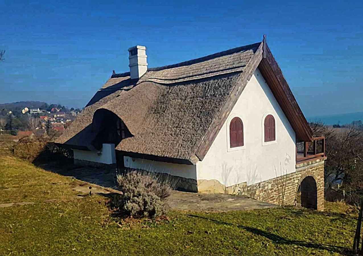 Villa Korozsa Vendeghaz ティハニ エクステリア 写真
